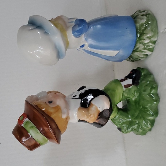 Vintage Girl and Boy Pilgrim Figurines by Treasure Masters Korea 5.5" Ceramic - Picture 4 of 11